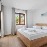 Paladium * Трогір